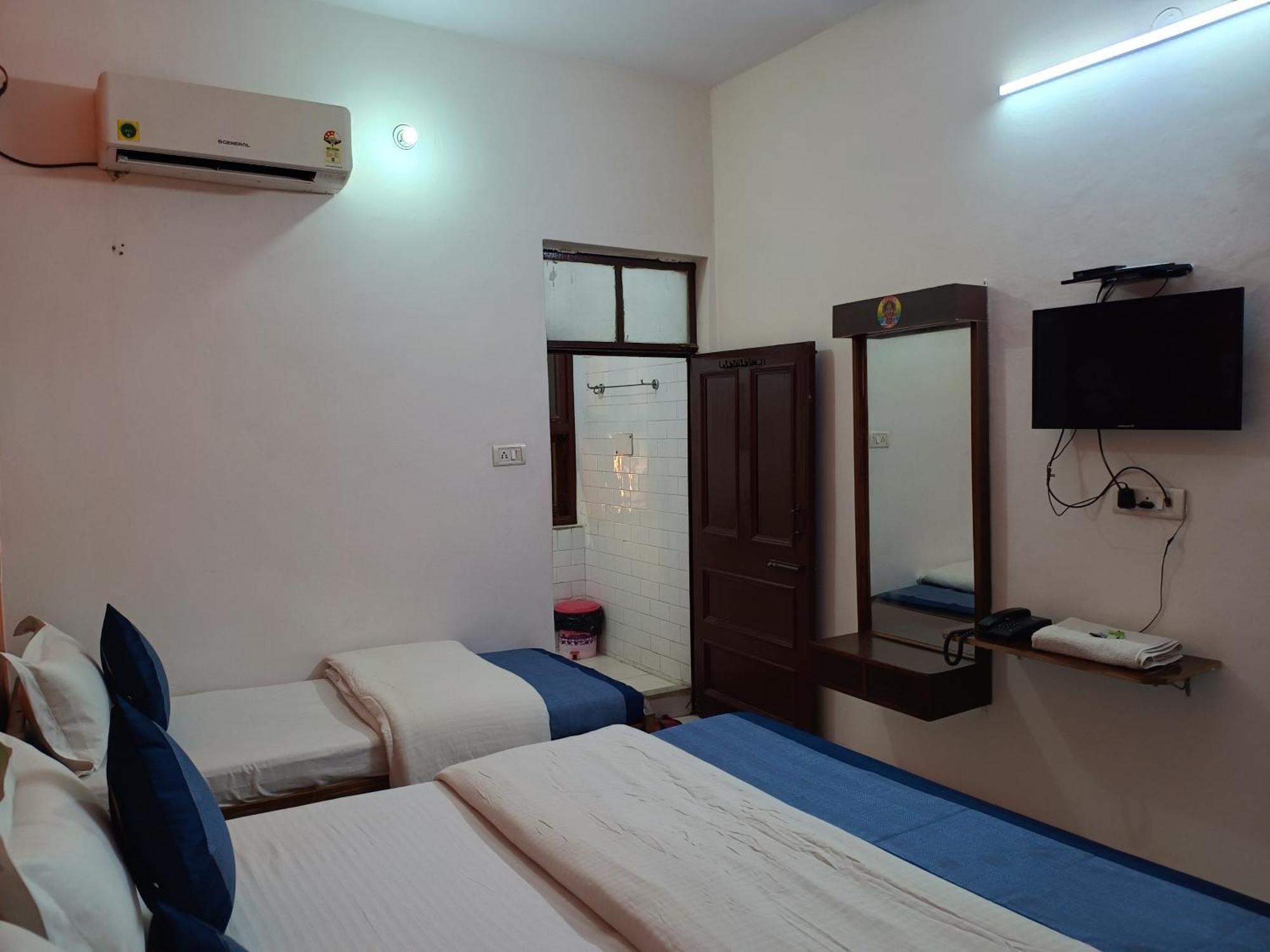 Hotel Majors Den New Delhi Eksteriør billede